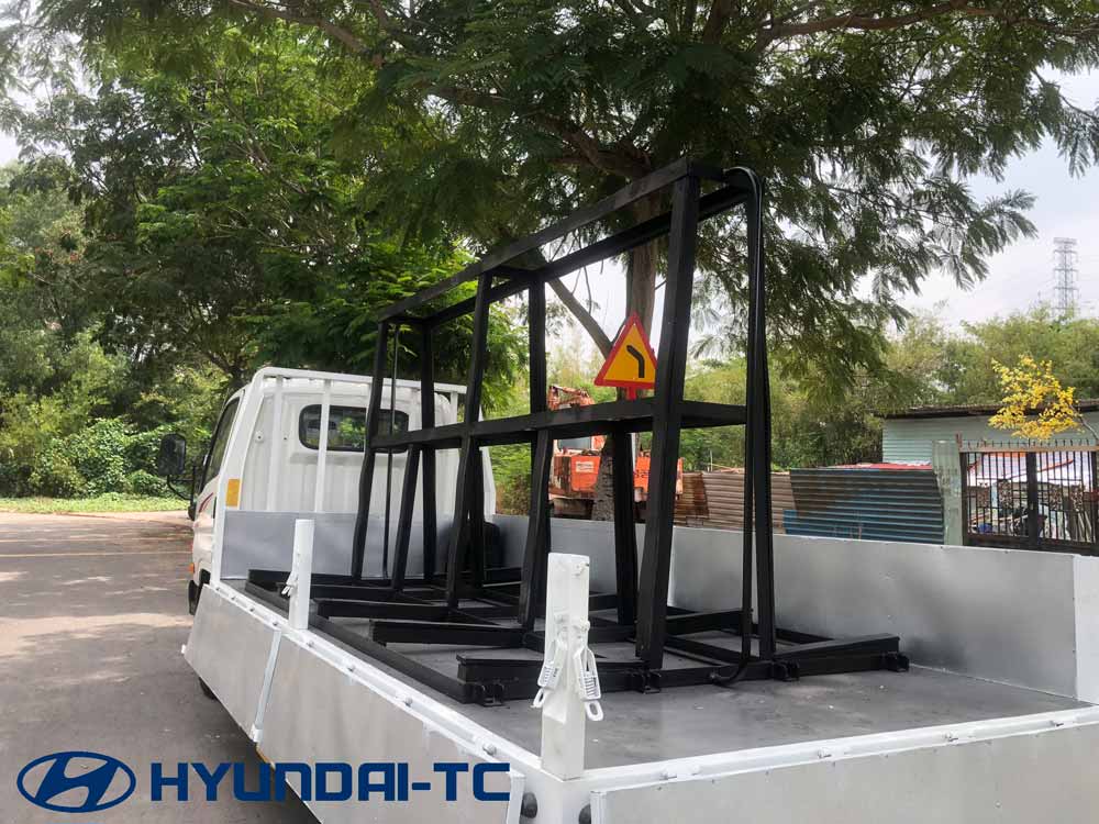 Xe tải chở kính Hyundai mighty N250SL tải trọng 2 tấn 4 mới nhất